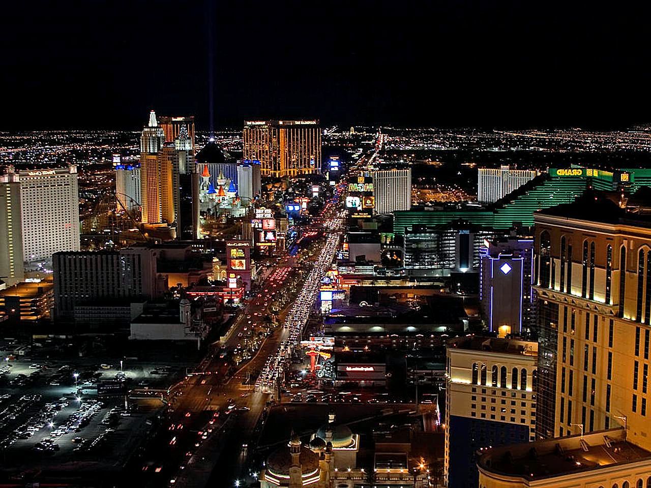 Photo of Las Vegas, the area where the fight will be held this weekend. Gamblers are getting ready with their UFC 290 best bets in preparation.